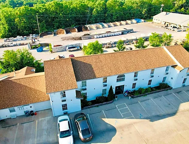 Ozark Inn & Suites hotel detail image 1