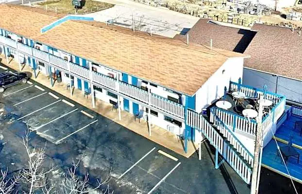 Ozark Inn & Suites hotel detail image 2