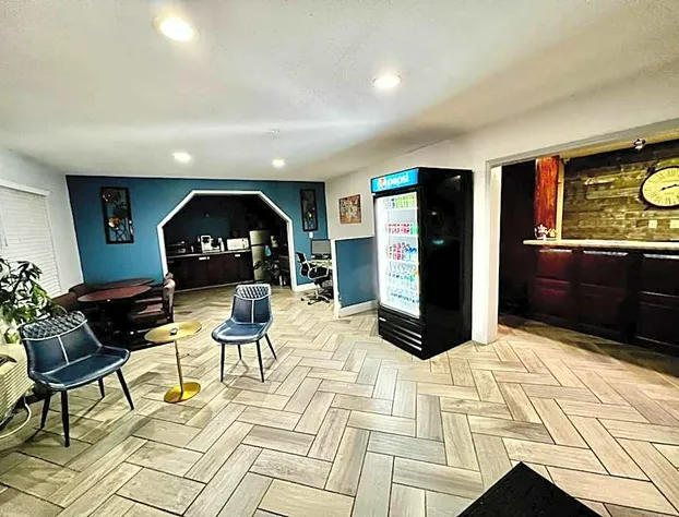 Ozark Inn & Suites hotel detail image 4