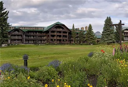 Glacier Park Lodge hotel hero