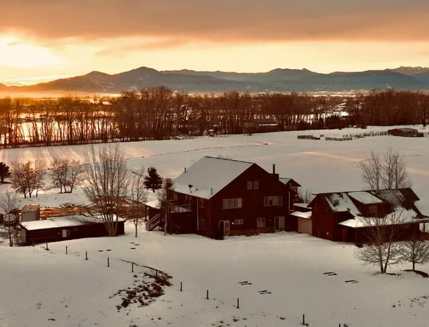 Gallatin River Lodge hotel detail image 4