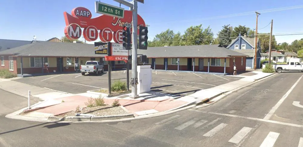 Travelers Motel hotel hero