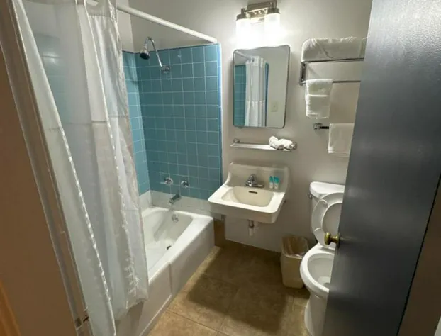 Travelers Motel hotel detail image 4