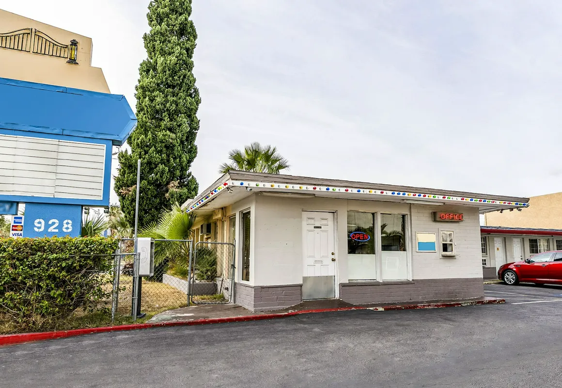 OYO Gateway Motel Las Vegas North Strip/Fremont St. Area hotel hero