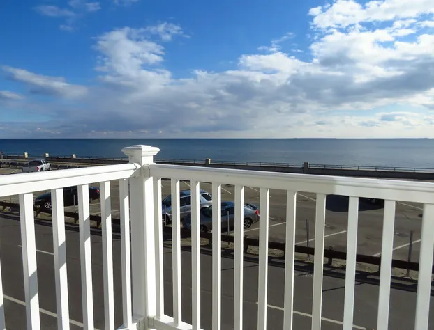 Breakers by the Sea hotel detail image 2