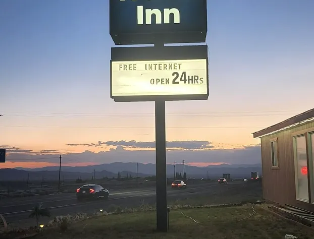 National 9 Inn hotel detail image 2