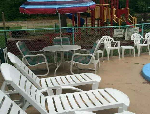 Perry's Motel and Cottages hotel detail image 2