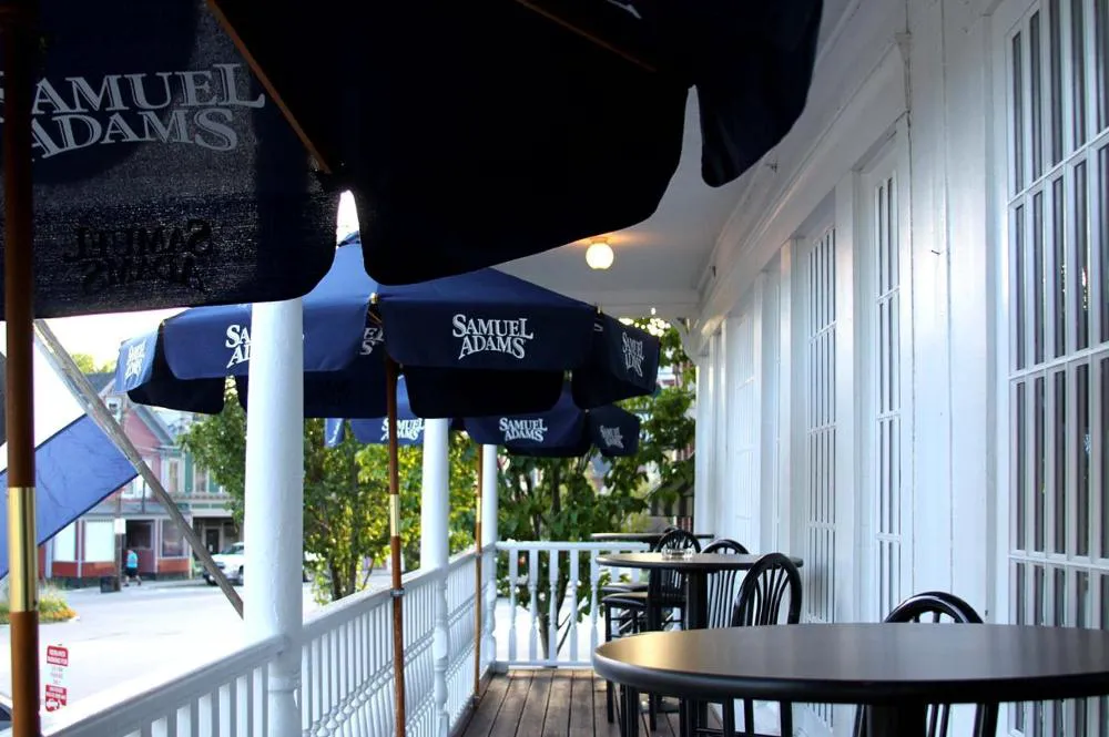 Tilton Inn hotel hero