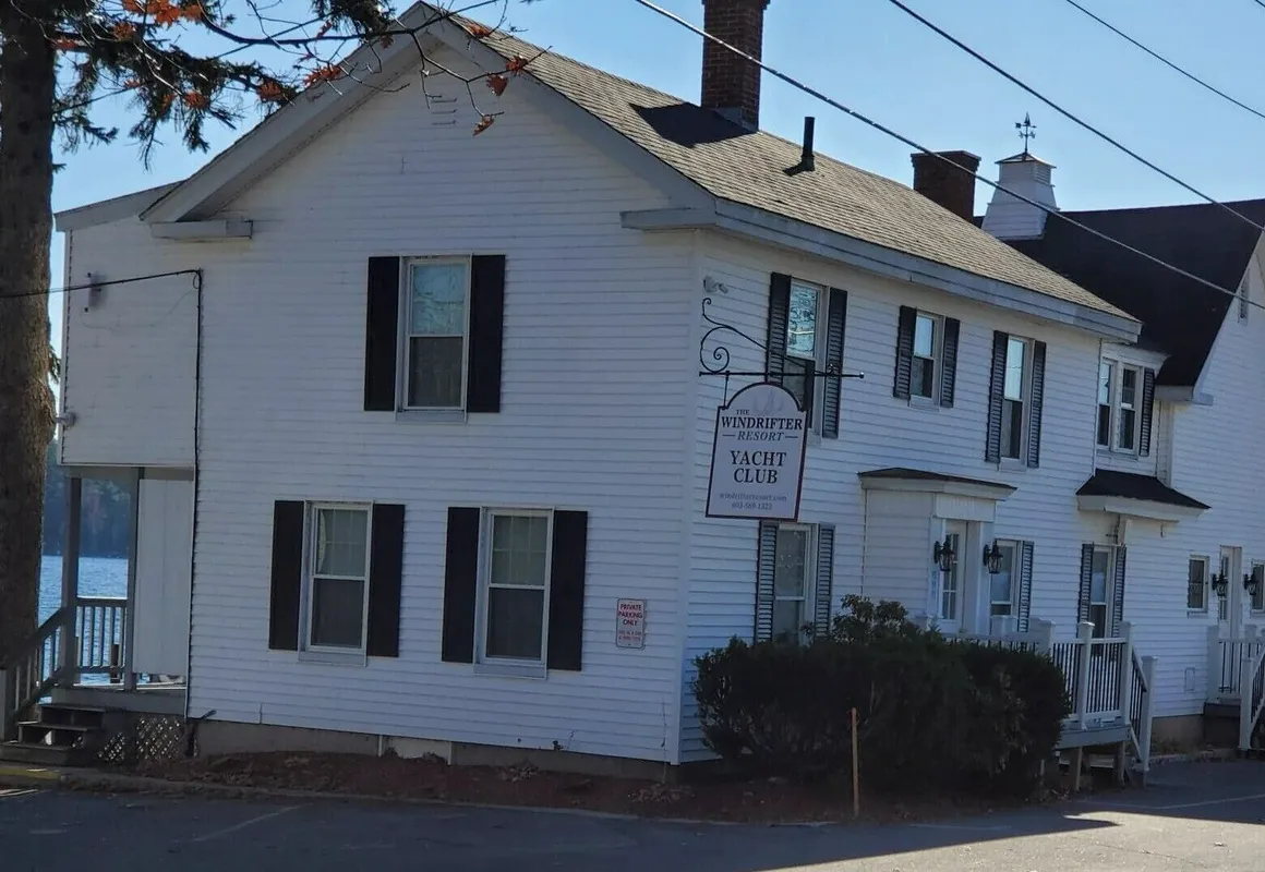 The Windrifter Resort hotel hero