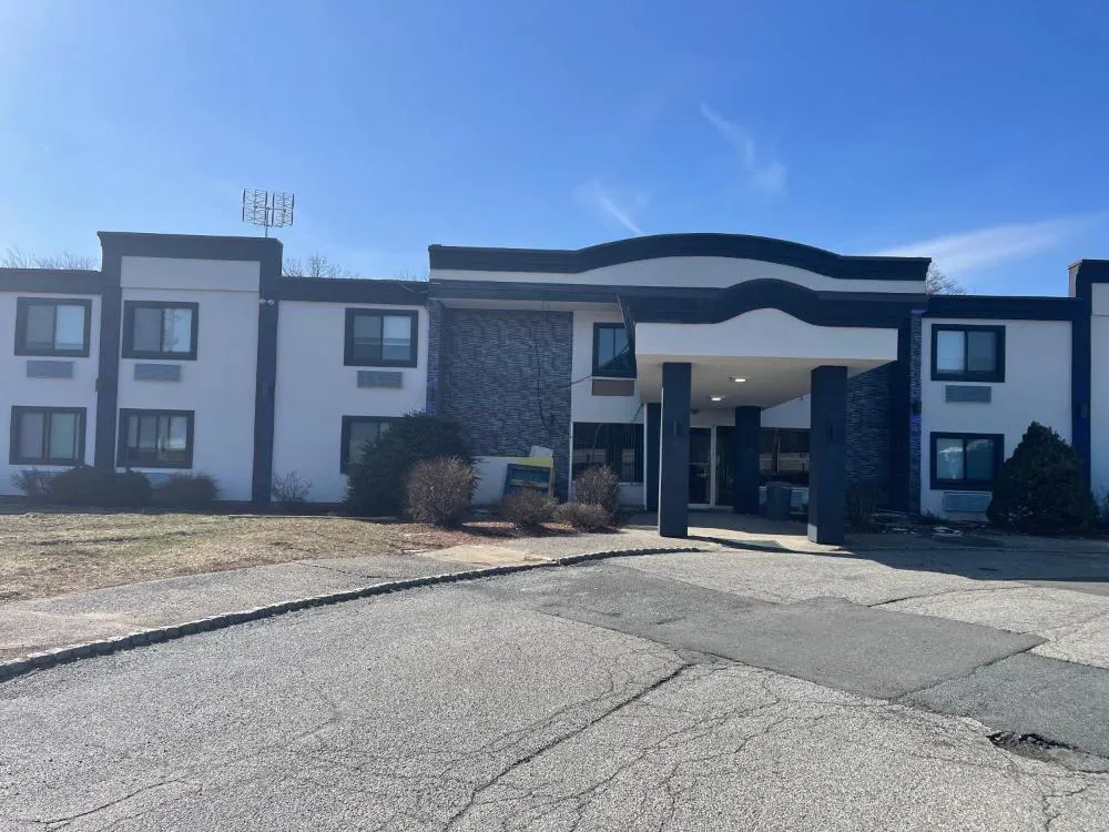 The Wayne Inn hotel hero