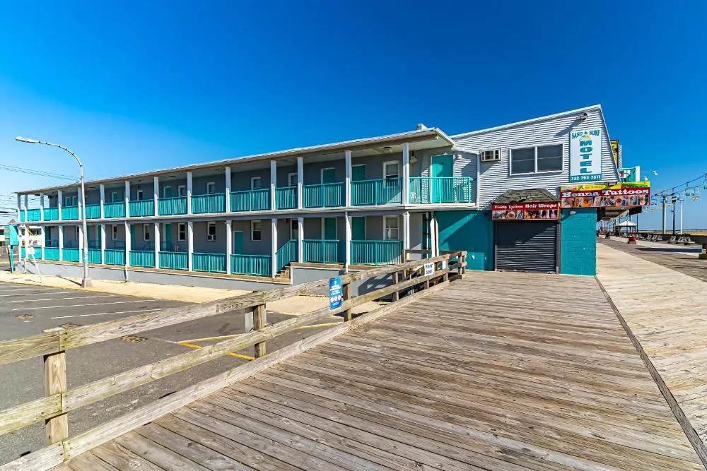 Boardwalk Sand & Surf Inn Oceanfront hotel hero