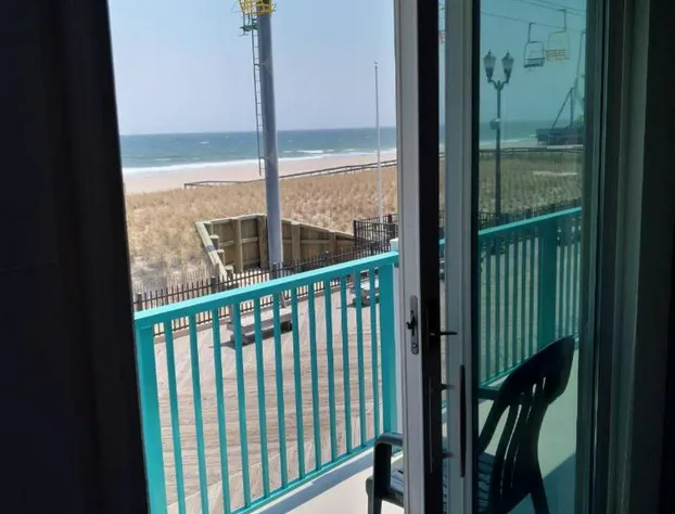 Boardwalk Sand & Surf Inn Oceanfront hotel detail image 4