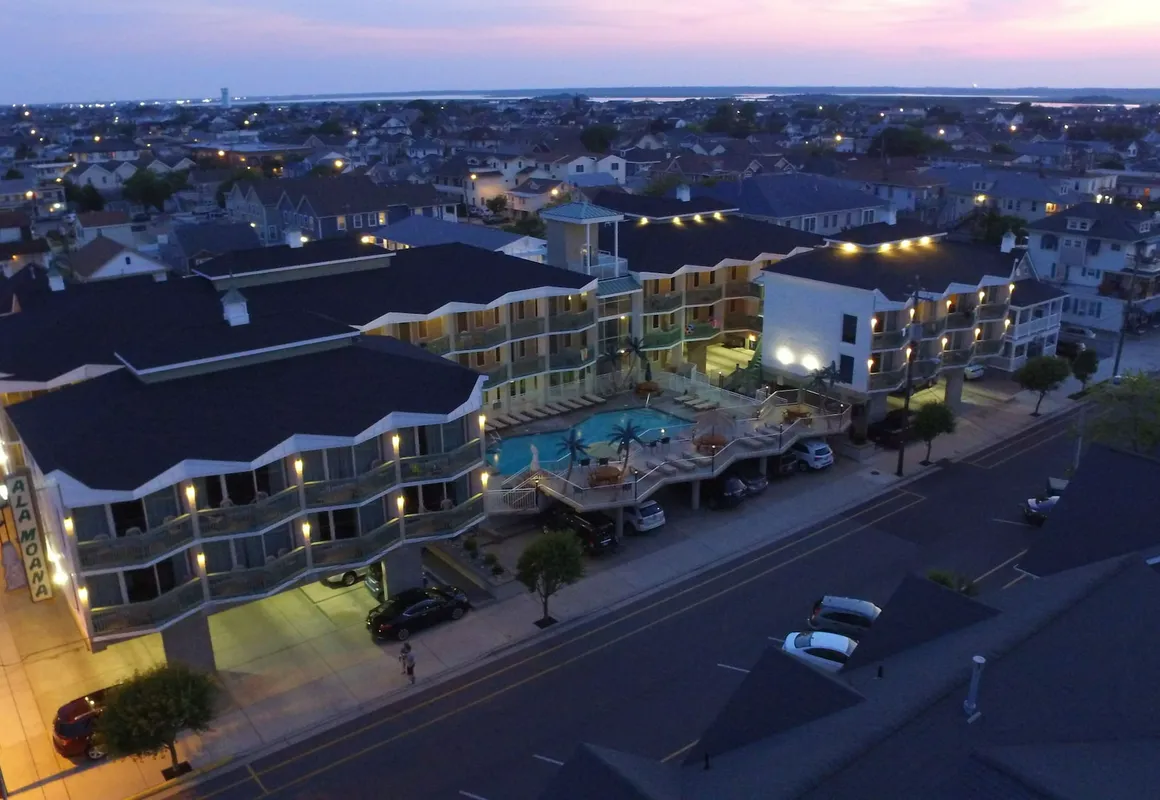 Ala Moana Motel hotel hero