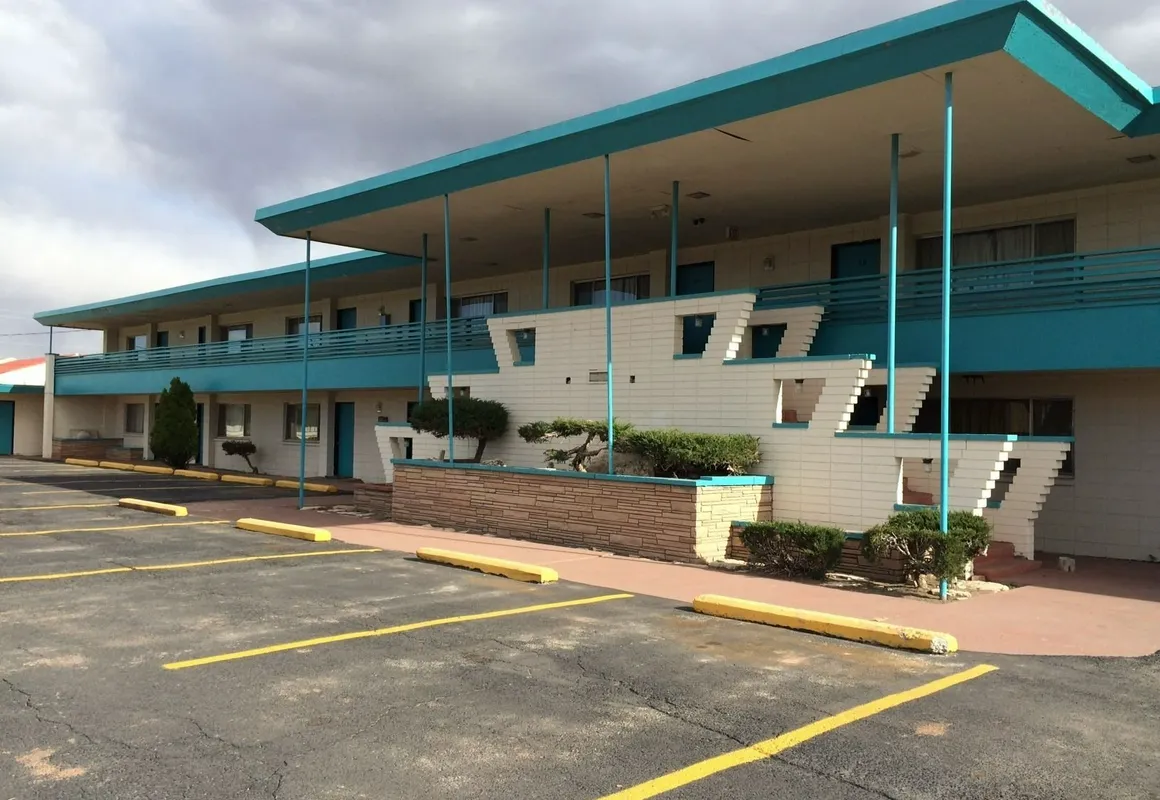 Desert Skies Motel hotel hero