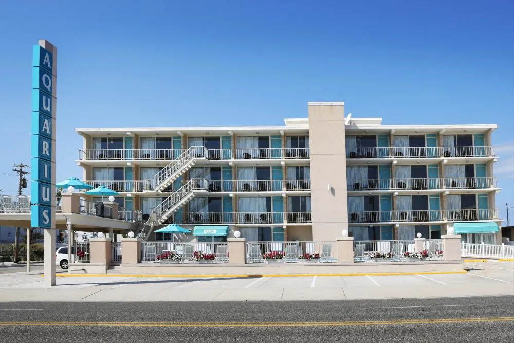 Aquarius Oceanfront Inn hotel hero