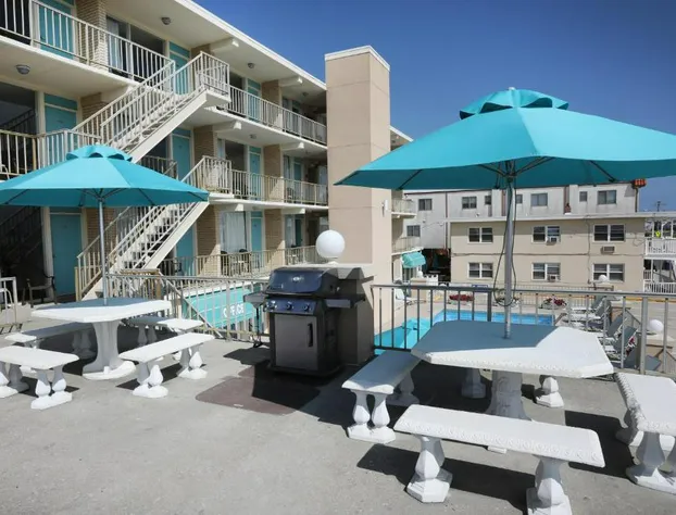 Aquarius Oceanfront Inn hotel detail image 1