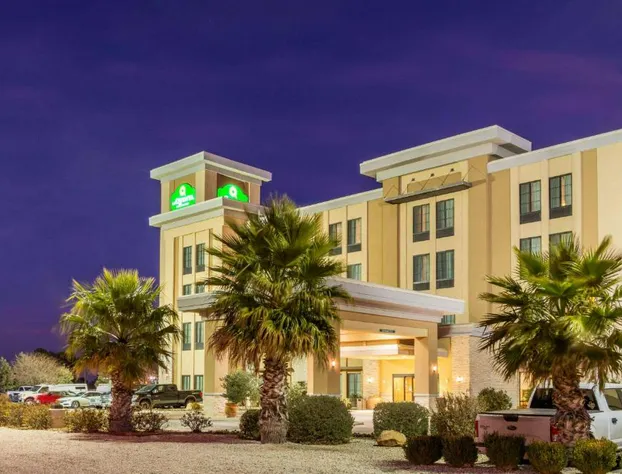 La Quinta Inn & Suites by Wyndham Carlsbad hotel detail image 1