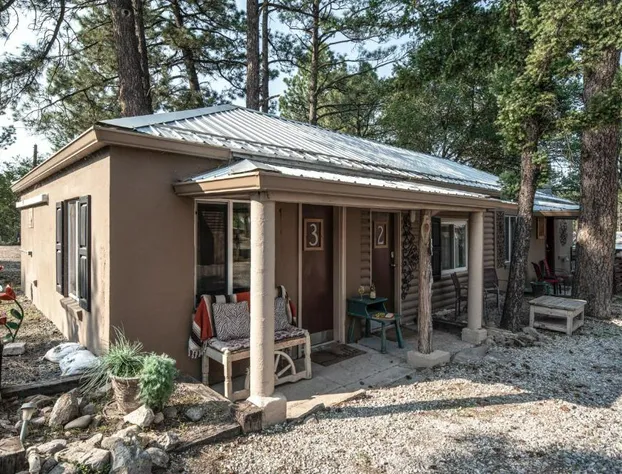 Enchanted Hideaway Cabins and Cottages hotel detail image 4