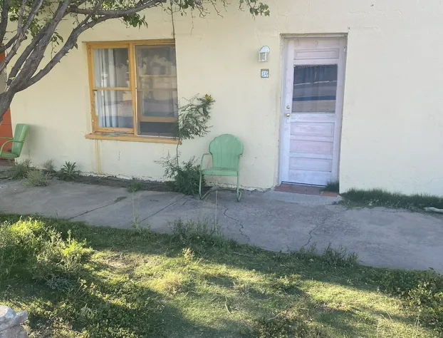 Charles Hotsprings hotel detail image 4