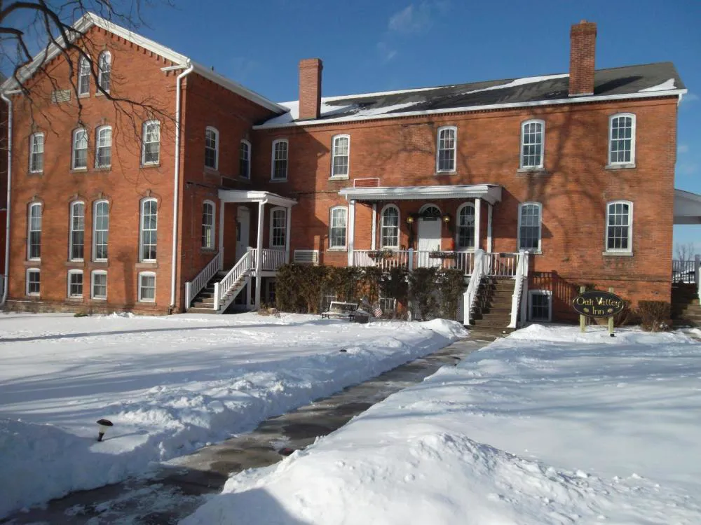 Oak Valley Inn & Suites hotel hero