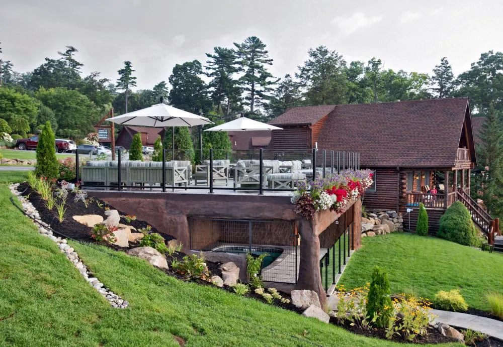 Lodges At Cresthaven hotel hero