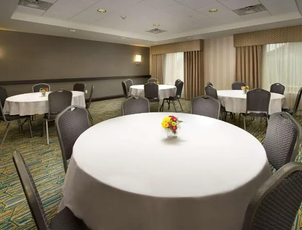 Hampton Inn & Suites Syracuse/Carrier Circle hotel detail image 3