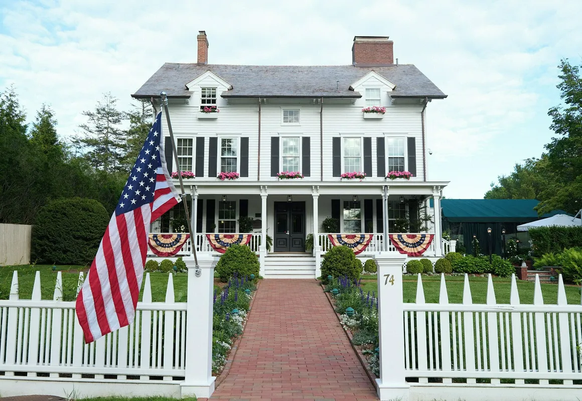 The Hedges Inn hotel hero