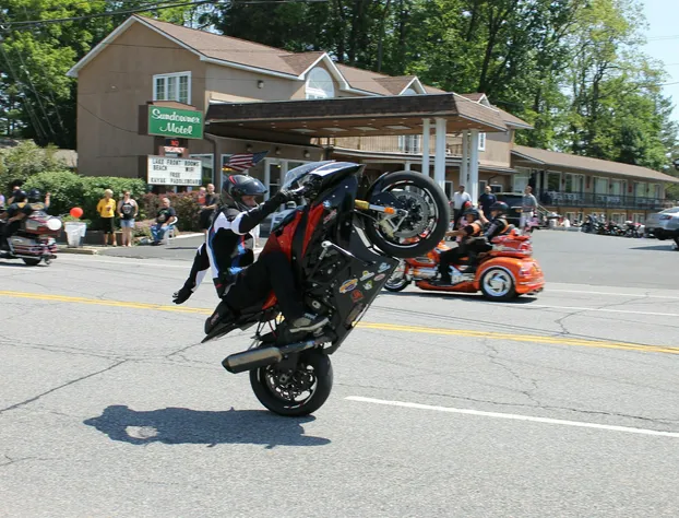 Sundowner on Lake George hotel detail image 1