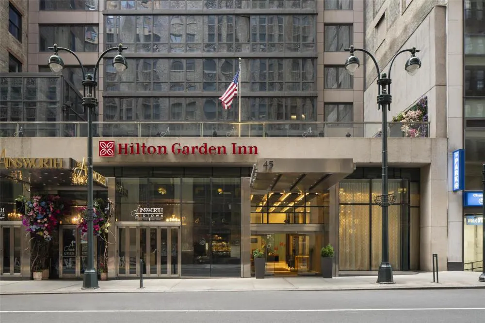 Hilton Garden Inn New York/Midtown Park Ave hotel hero
