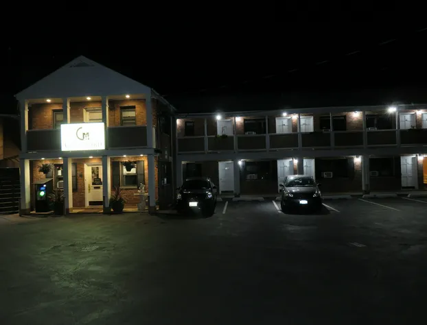 Central Motel Courtyard hotel detail image 3