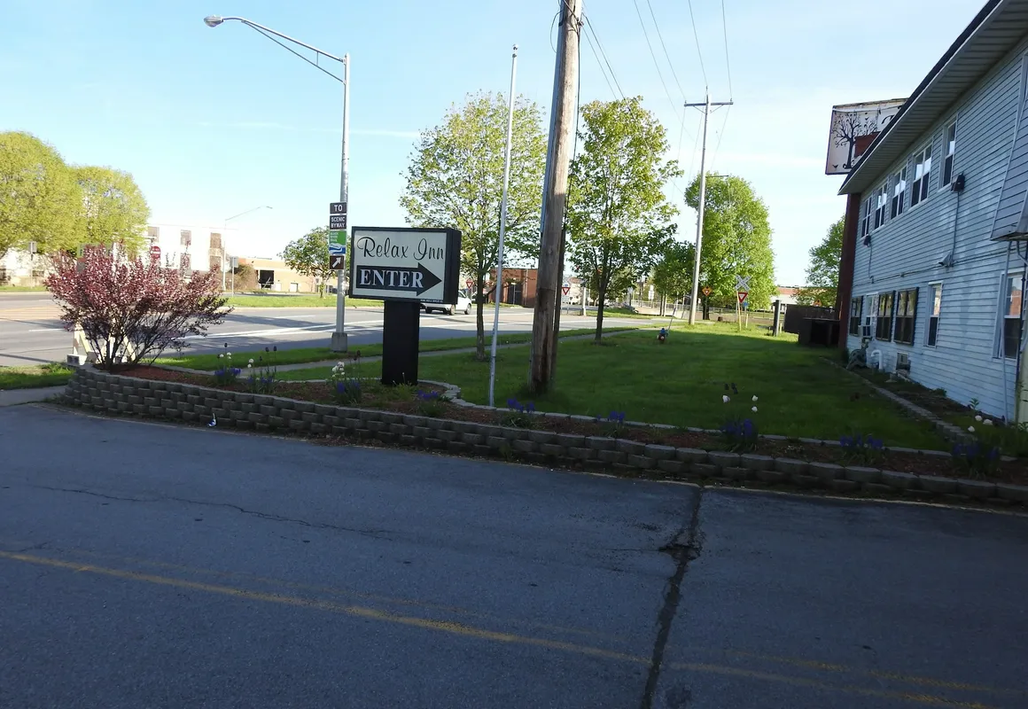 Relax Inn hotel hero