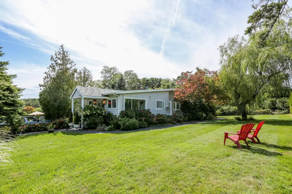 Hamlet Inn hotel hero