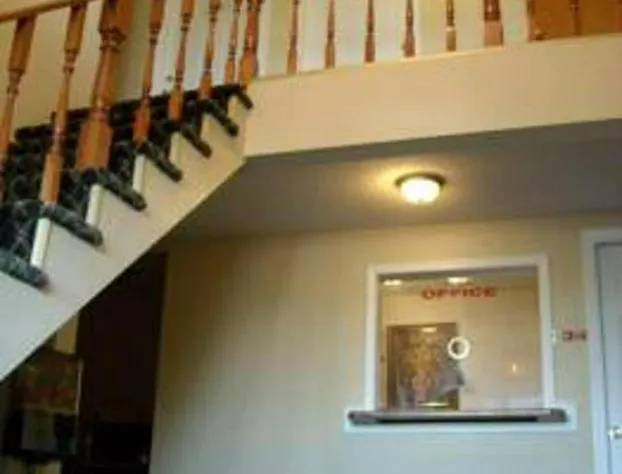 Royal Inn Motel hotel detail image 3