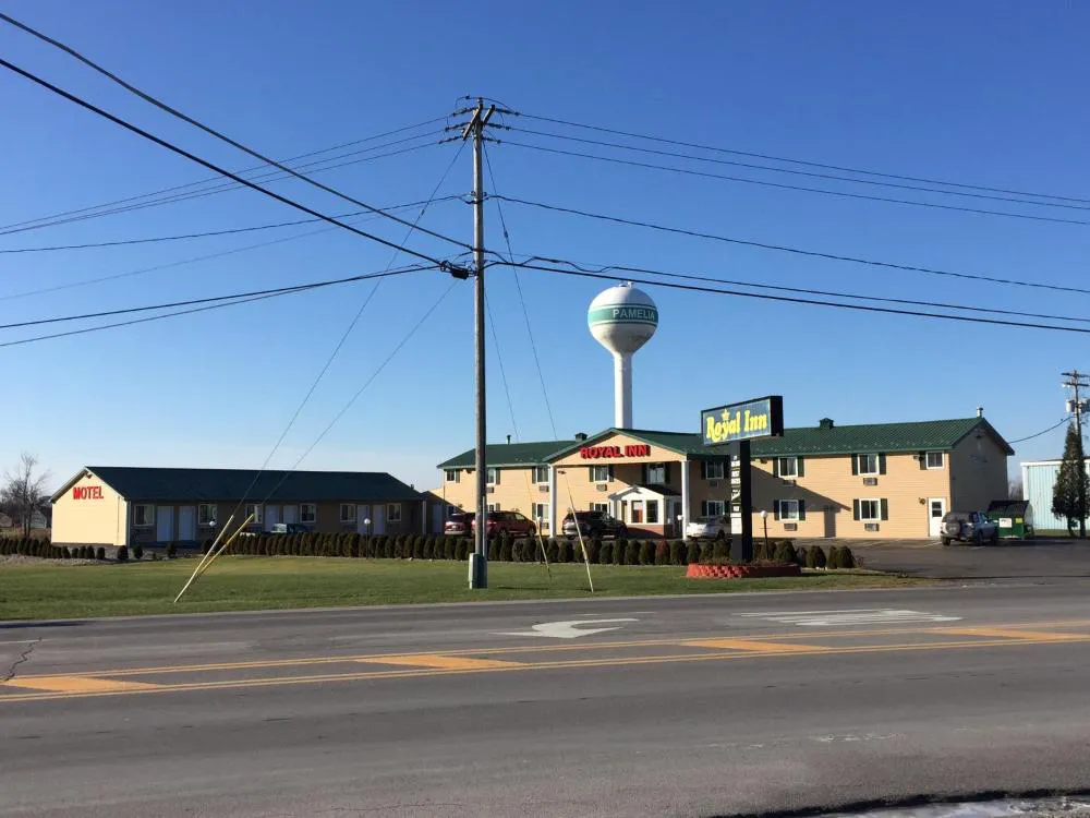 Royal Inn Motel hotel hero