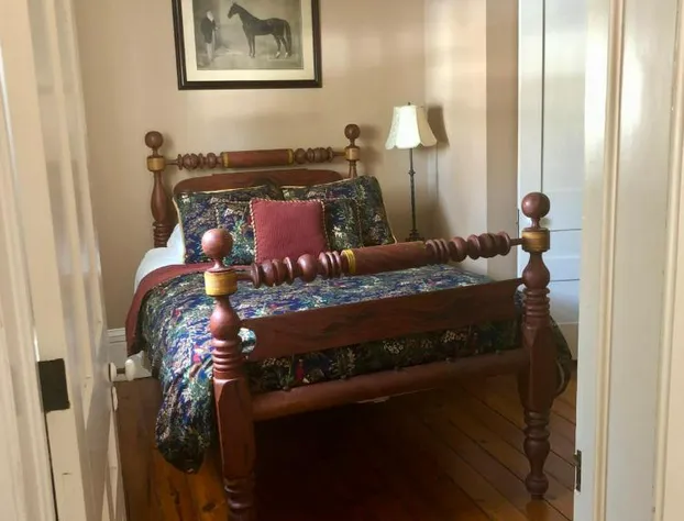 Oakcliff Bed and Breakfast hotel detail image 1