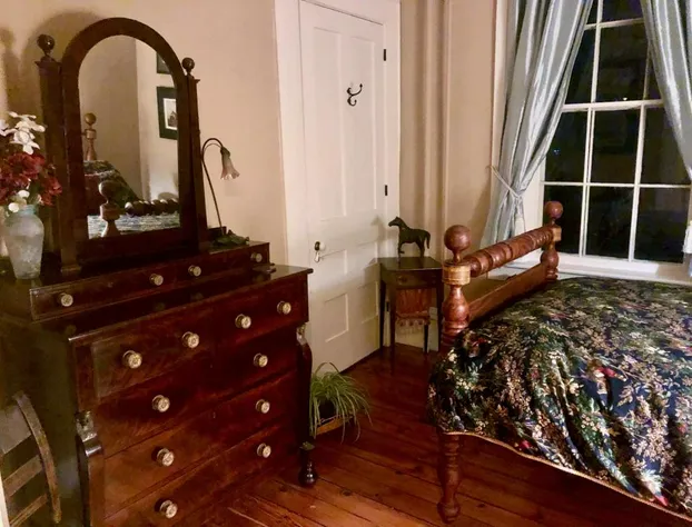 Oakcliff Bed and Breakfast hotel detail image 3