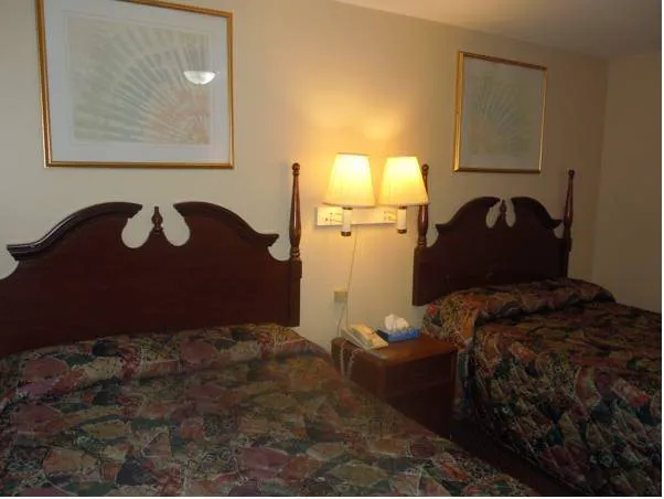 Seneca Clipper Inn hotel hero