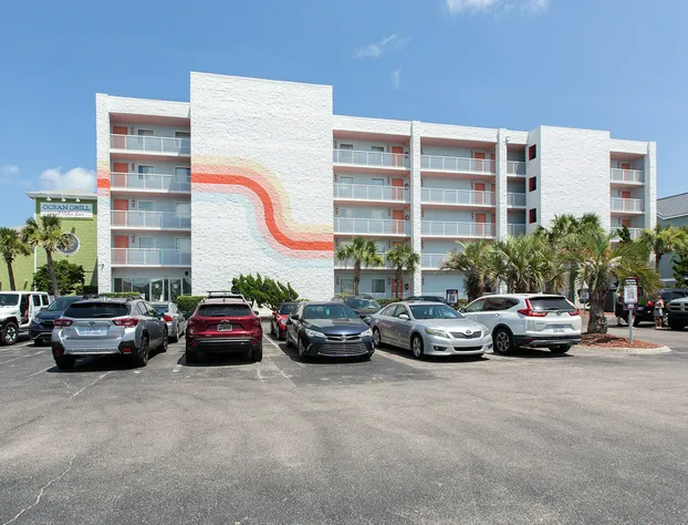 Golden Sands Carolina Beach Oceanfront, Tapestry by Hilton hotel detail image 2