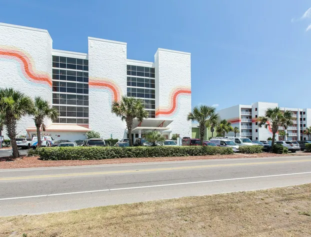 Golden Sands Carolina Beach Oceanfront, Tapestry by Hilton hotel detail image 3