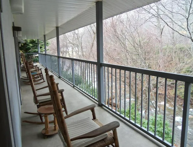 Four Seasons Inn hotel detail image 3