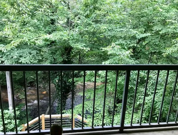 Four Seasons Inn hotel detail image 4