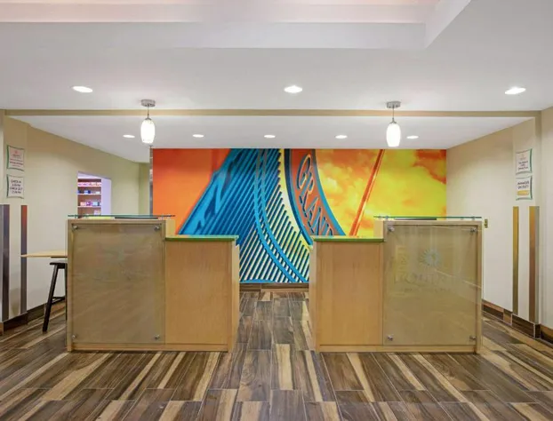 La Quinta Inn & Suites by Wyndham Grand Forks hotel detail image 4