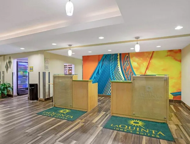 La Quinta Inn & Suites by Wyndham Grand Forks hotel detail image 1