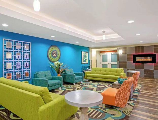 La Quinta Inn & Suites by Wyndham Grand Forks hotel detail image 2