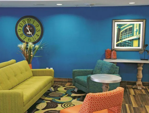 La Quinta Inn & Suites by Wyndham Grand Forks hotel detail image 4