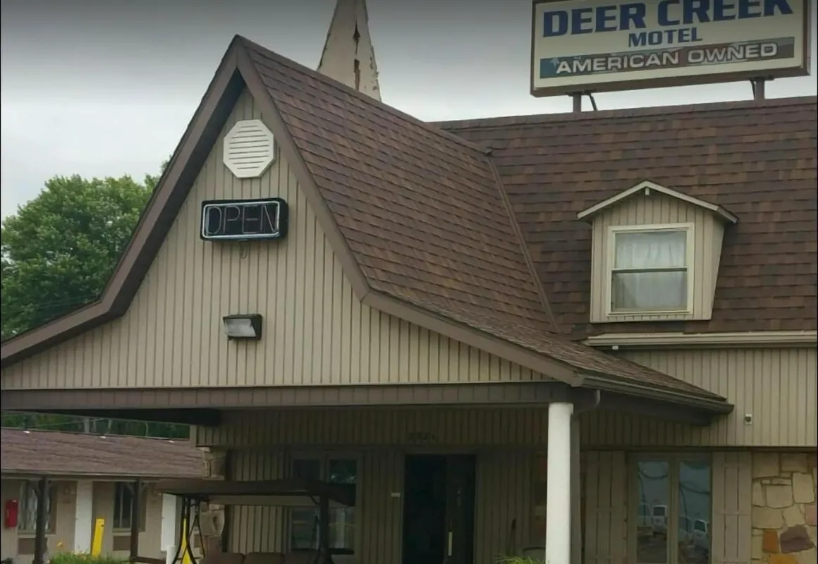 Deer Creek Motel hotel hero