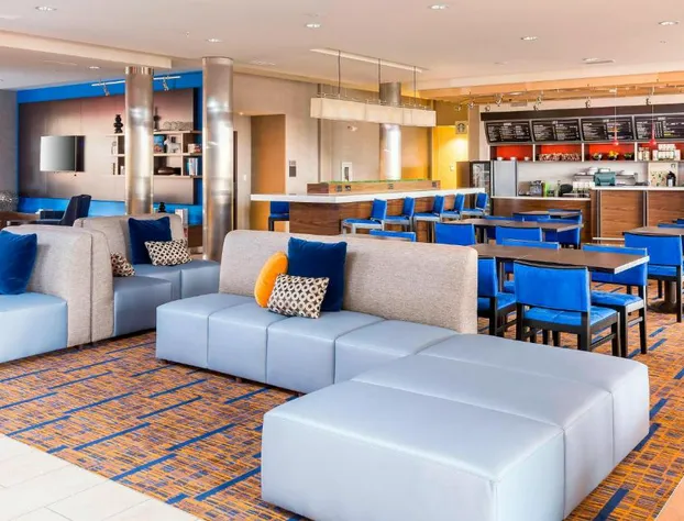 Courtyard by Marriott Bismarck North hotel detail image 1