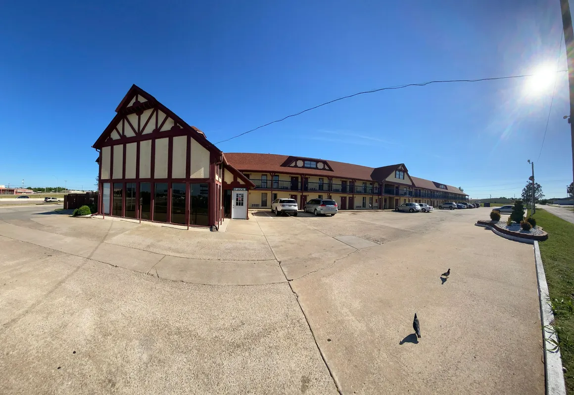 Executive Inn hotel hero