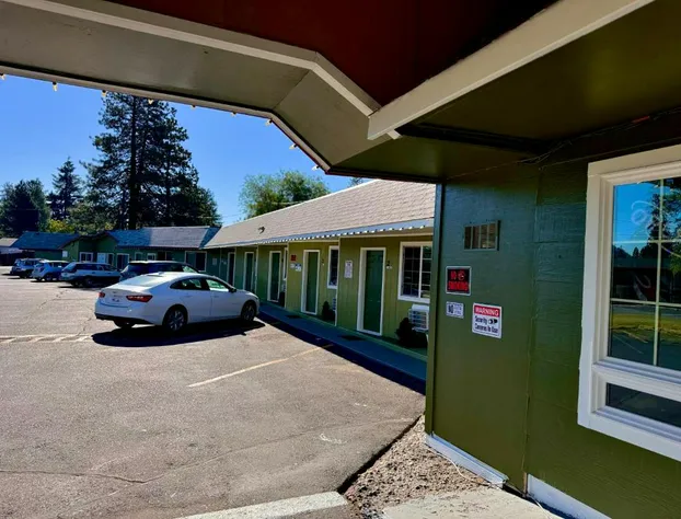 Chalet Motel hotel detail image 3