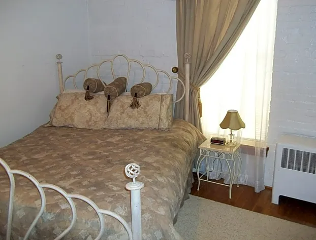 The Rivers Edge Executive Suites hotel detail image 3